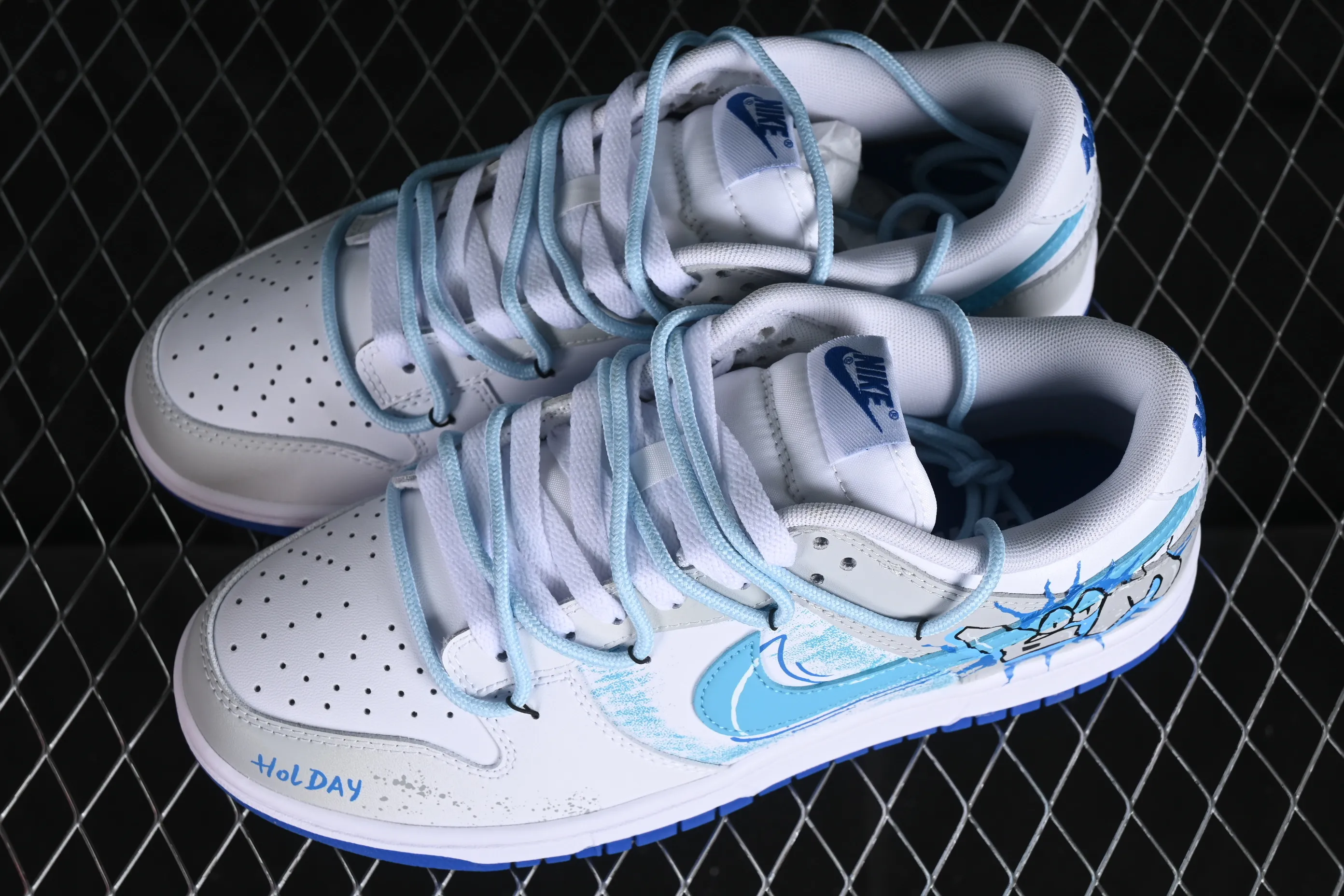 All categories Nk SB Dunk series Nk SB Dunk Low Low-top sneakers Nk Dunk Low Graffiti deconstruction style Casual diary Gradient splash letters SB strap low-top casual sneakers DV0831-104